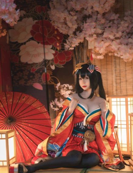 地下室偶像番剧sana第一集